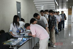 �A���hҊǶ��ʽ��Ӗ�v����Ƭ