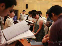 �A���hҊǶ��ʽ��Ӗ���M�v����Ƭ