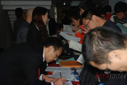 �A���hҊǶ��ʽ��Ӗ���M�v����Ƭ