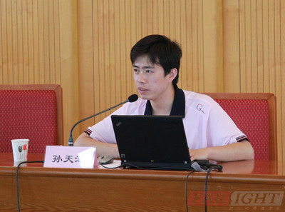 ���׌�ȫ����УǶ��ʽ�n�����ްࡱ�ɹ��e�k