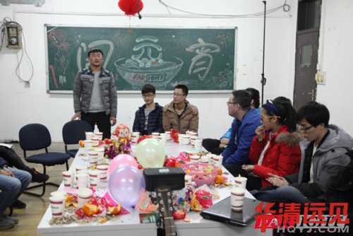 蒙古族同學(xué)演唱少數(shù)民族歌曲